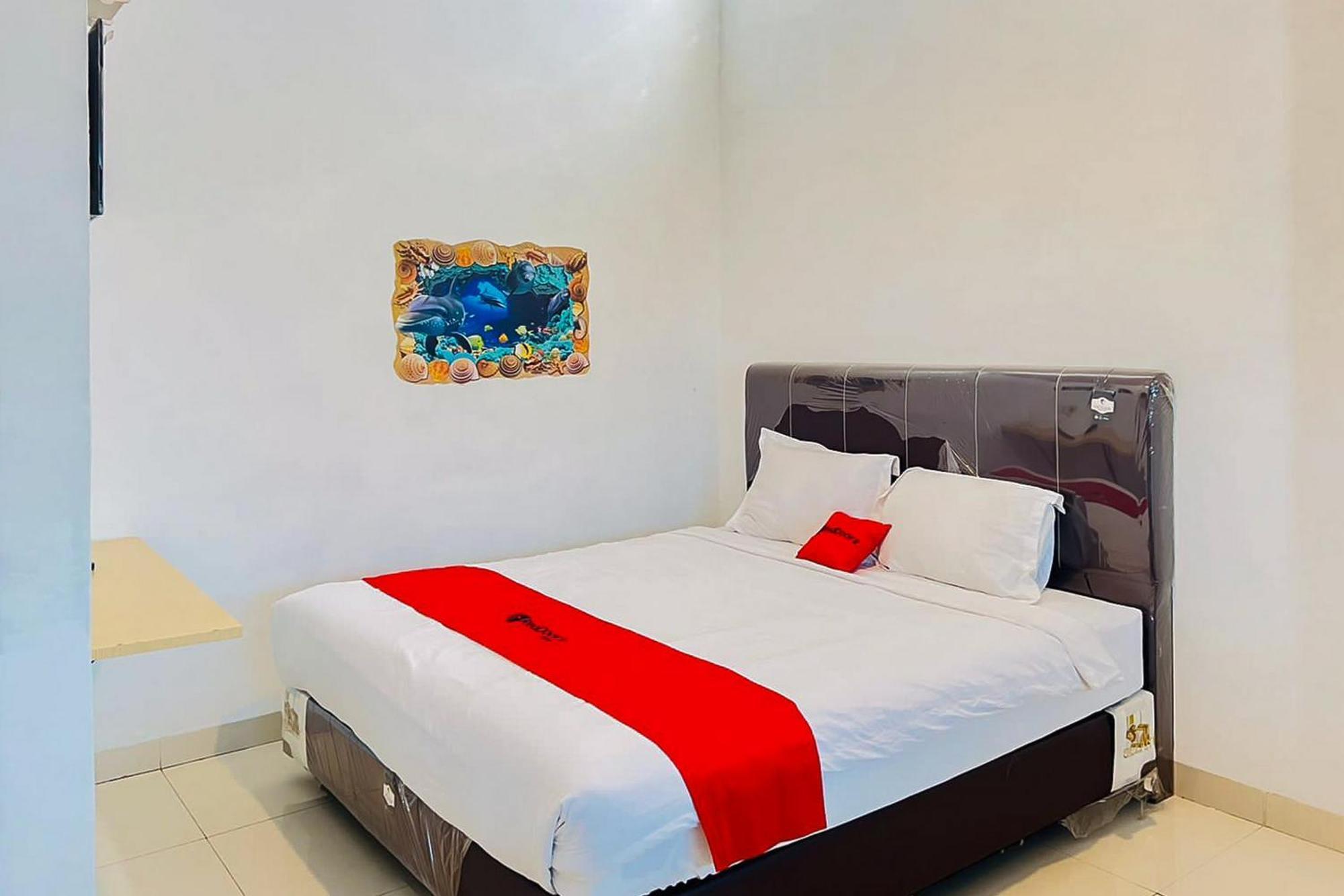 Reddoorz At Damai Guest House Kabanjahe מראה חיצוני תמונה